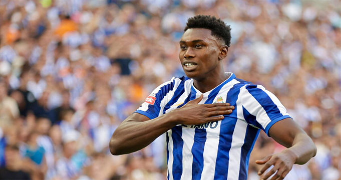 Barcelona Ikut Dalam Perburuan Striker Porto Samu Omorodion