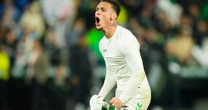 Real Betis Ingin Lebih Lama Bersama Antony