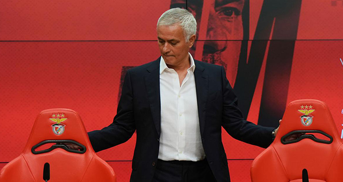 Jose Mourinho Minta di Belikan Bek Baru